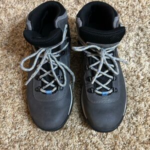 Columbia Gray Winter Boots